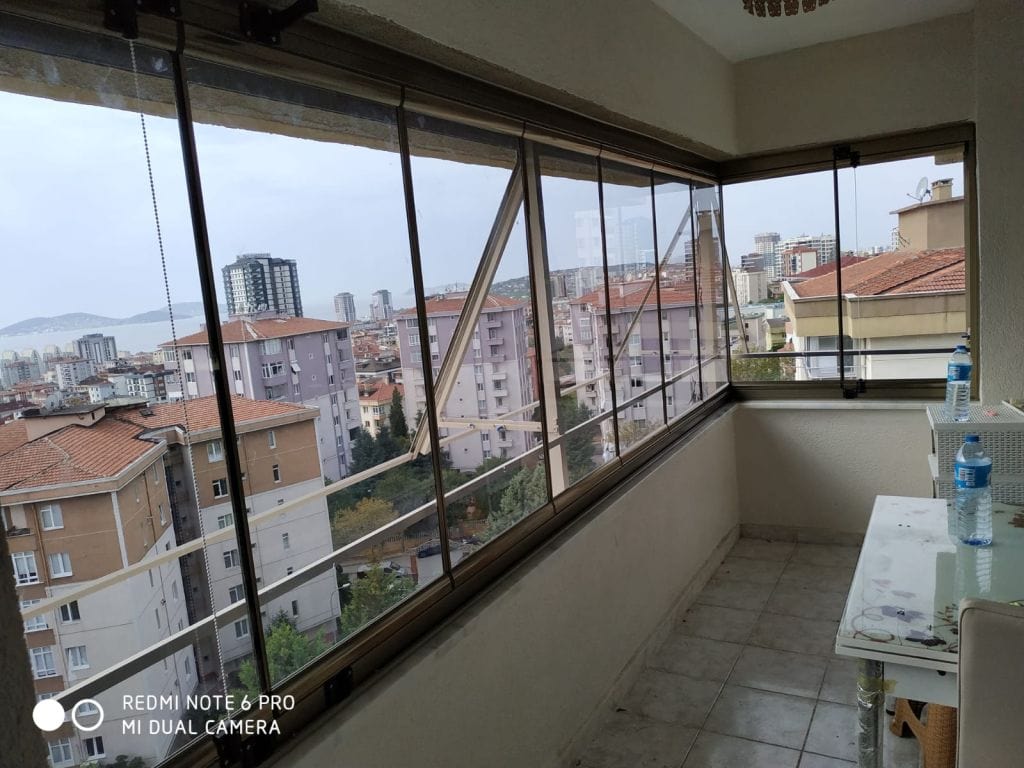 Balcon Inchis Cu Geamuri Glisante