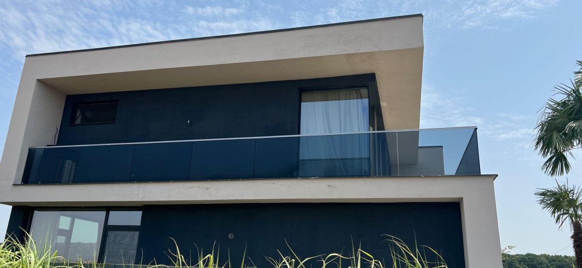 Montaj balustrada sticla